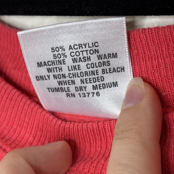 Vintage Betty Boop Hanes Her Way Small Crewneck Sweatshirt Red 1994 USA - Picture 6 of 8